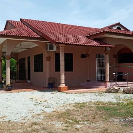 Homestay Zahra Sri Bayu Cherang Ruku المظهر الخارجي الصورة