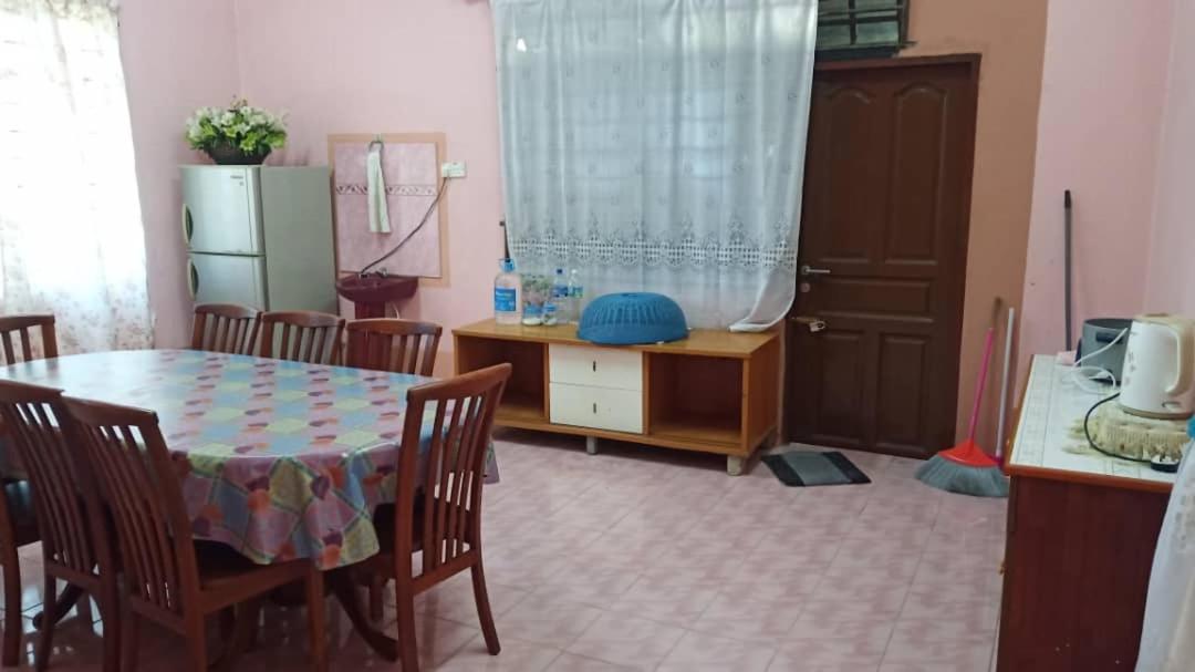 Homestay Zahra Sri Bayu Cherang Ruku المظهر الخارجي الصورة